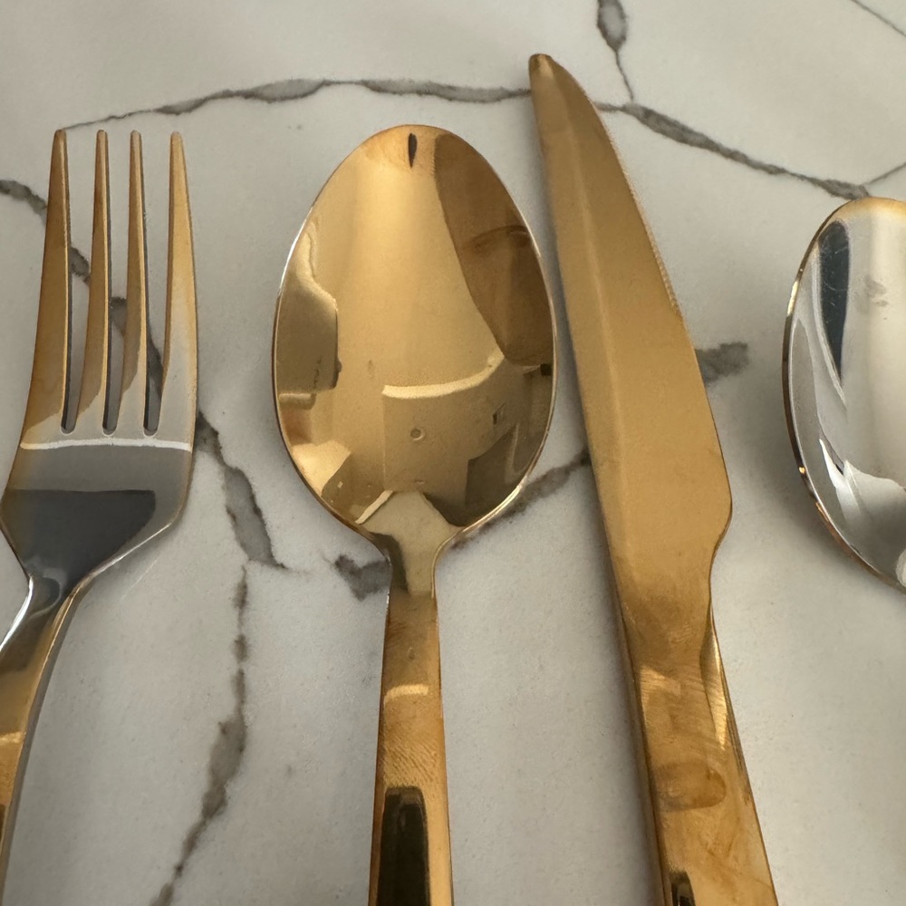 Gold Flatware Cutlery Set - 5-Piece Home Dining Collection - Picture 3 of 6